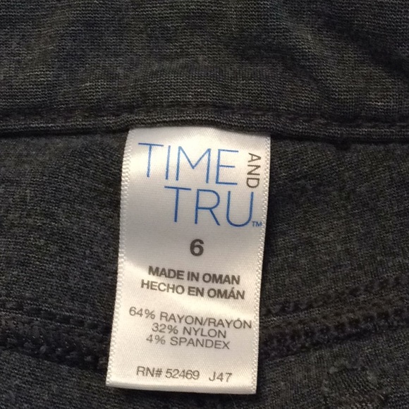 TIME & TRU  CAPRIS REAL STRETCHY - Picture 4 of 5
